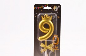 Vela cumpleaños dorada moó y corona numero 9 (1).jpg
